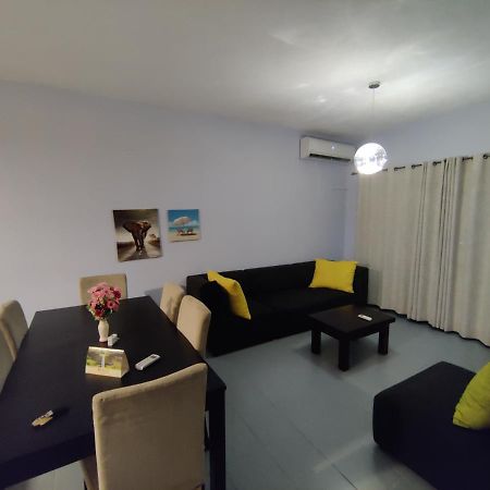 Ashiana Oceanside Apartment Flic en Flac Exterior photo